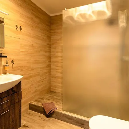 Restaurace Praha Hotel *